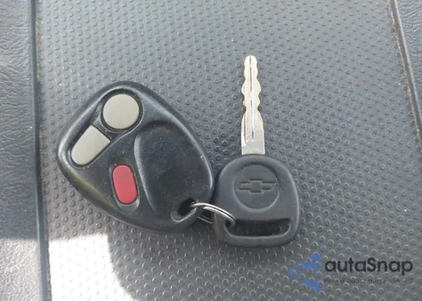 2002 Chevrolet Avalanche 1500 z USA, uszkodzony, nr VIN 3GNEK13T82G127676